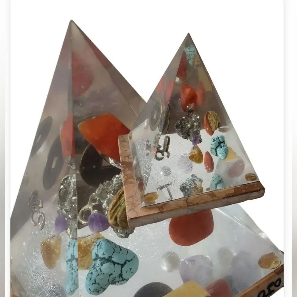Glass Pyramid w/Gems 